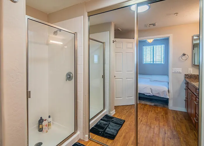 Modern 2bd - Asu - Sloan Pk - Wd - Parking - Sleeps 8 Apartment