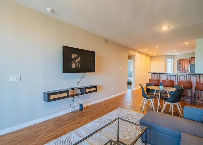 Modern 2bd - Asu - Sloan Pk - Wd - Parking - Sleeps 8