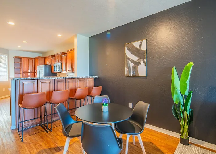 Modern 2bd - Asu - Sloan Pk - Wd - Parking - Sleeps 8 Apartment *